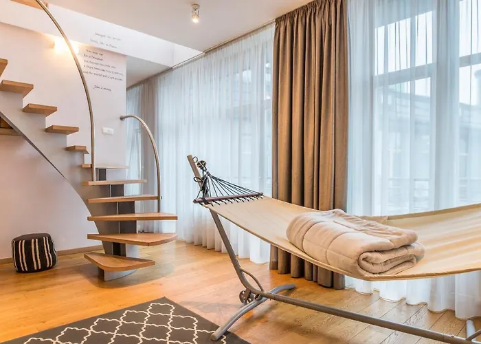 Central 2-Level Penthouse With Terrace And Free Parking